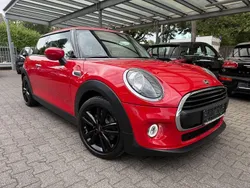 Rot Gebraucht 2019 Mini ONE Kleinwagen | 12.999 € (Fairer Preis)