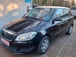 Schwarz Gebraucht 2010 Skoda Fabia Classic Kleinwagen | 2.990 € (Fairer Preis)