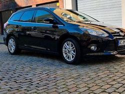 Schwarz Gebraucht 2013 Ford Focus Trend Limousine | 6.500 € (Etwas zu teuer)