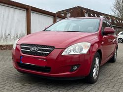 Rot Gebraucht 2008 Kia Ceed Sportswagon Kombi | 1.999 € (Etwas zu teuer)