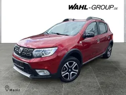 Rot Gebraucht 2021 Dacia Sandero Celebration Kleinwagen | 11.645 € (Superpreis)