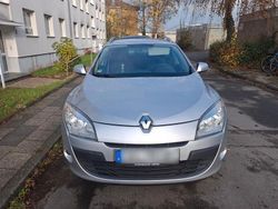 Silber Gebraucht 2011 Renault Mégane GrandTour Dynamique Kombi | 4.000 € (Fairer Preis)