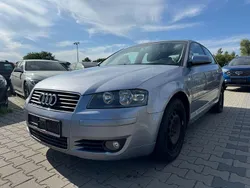 Silber Gebraucht 2004 Audi A3 Ambition Limousine | 1.499 €