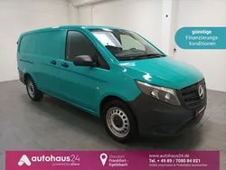 Grün Gebraucht 2023 Mercedes Vito Van / Kleinbus | 24.970 €