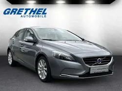 Grau Gebraucht 2015 Volvo V40 You! Kombi | 13.990 € (Fairer Preis)