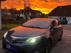 Blau Gebraucht 2013 Toyota Avensis Kombi | 9.250 € (Teuer)