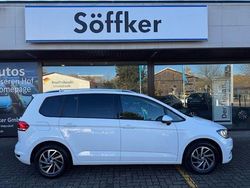 Weiß Gebraucht 2017 VW Touran Sound Van / Kleinbus | 19.490 € (Fairer Preis)