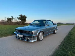 Blau Gebraucht 1987 BMW 325 Cabriolet Cabrio | 17.100 €