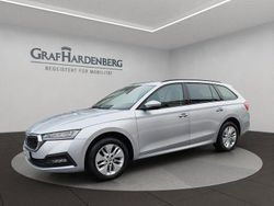 Silber Gebraucht 2022 Skoda Octavia Ambition Kombi | 16.690 € (Guter Preis)