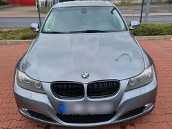 Grau Gebraucht 2010 BMW 320 Limousine | 5.500 € (Fairer Preis)