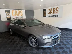 Grau Gebraucht 2020 Mercedes CLA180 Shooting Brake Kombi | 14.200 € (Teuer)