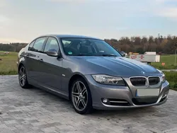 Grau Gebraucht 2010 BMW 330 Exclusive Limousine | 8.900 € (Superpreis)