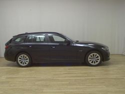 Schwarz Gebraucht 2022 BMW 330e Advantage Kombi | 21.980 € (Guter Preis)