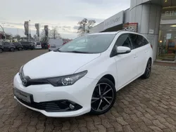 Weiß Gebraucht 2018 Toyota Auris Touring Sports Team Kombi | 14.990 € (Fairer Preis)