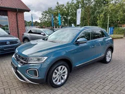 Petroleum blue metallic Gebraucht 2023 VW T-Roc Style SUV | 29.290 € (Fairer Preis)