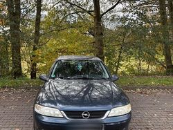 Blau Gebraucht 2001 Opel Vectra Edition Limousine | 2.499 € (Teuer)