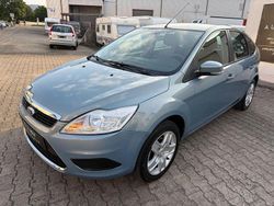 Silber Gebraucht 2009 Ford Focus Style Limousine | 4.280 € (Etwas zu teuer)