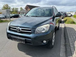 Grün Gebraucht 2006 Toyota RAV4 Executive SUV | 3.399 € (Etwas zu teuer)