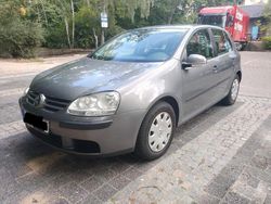 Grau Gebraucht 2006 VW Golf V Kombi | 5.200 €