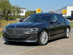 Sophistograu brillanteffekt me Gebraucht 2020 BMW 740 Limousine | 49.500 € (Etwas zu teuer)