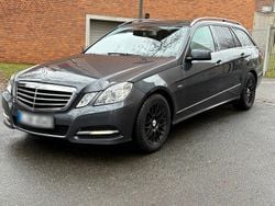 Grau Gebraucht 2010 Mercedes E300 Kombi | 9.999 € (Fairer Preis)