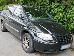 Schwarz Gebraucht 2006 Chrysler Voyager Van / Kleinbus | 2.800 € (Etwas zu teuer)