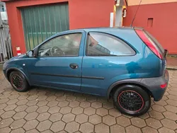 Blau Gebraucht 2001 Opel Corsa Limousine | 1.000 € (Guter Preis)