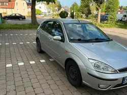 Silber Gebraucht 2003 Ford Focus Kleinwagen | 3.000 €