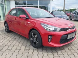 Rot Gebraucht 2020 Kia Rio Attract Limousine | 12.600 € (Fairer Preis)