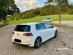 Weiß Gebraucht 2014 VW Golf VII R Limousine | 23.500 €