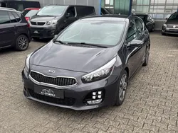 Grau Gebraucht 2018 Kia Ceed GT-Line Limousine | 12.490 € (Etwas zu teuer)