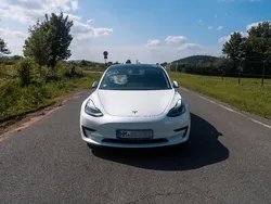 Weiß Gebraucht 2023 Tesla Model 3 Standard Range Limousine | 27.999 € (Guter Preis)