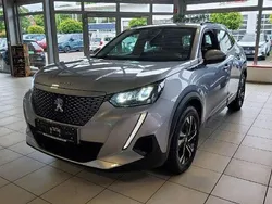 Grau Gebraucht 2021 Peugeot e-2008 Allure SUV | 17.590 € (Guter Preis)