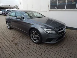 Grau Gebraucht 2017 Mercedes CLS220 Shooting Brake Kombi | 14.950 €