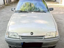 Gold Gebraucht 1990 Opel Kadett Limousine | 2.499 €