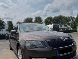 Braun Gebraucht 2014 Skoda Octavia Ambition Kleinwagen | 9.900 €