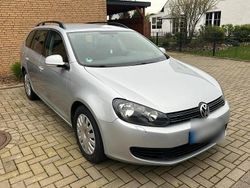 Silber Gebraucht 2011 VW Golf Comfortline Kombi | 3.300 € (Fairer Preis)