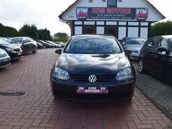 Schwarz Gebraucht 2004 VW Golf V Kleinwagen | 3.590 € (Fairer Preis)