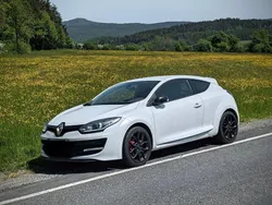 Weiß Gebraucht 2014 Renault Mégane Coupé R.S. Coupé | 18.500 €
