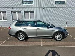 Silber Gebraucht 2019 VW Golf Alltrack Kombi | 13.000 €