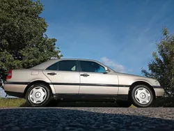 Silber Gebraucht 1995 Mercedes C180 Classic Limousine | 2.999 €