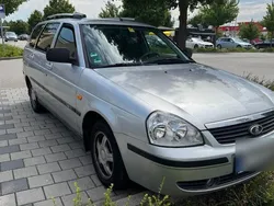 Silber Gebraucht 2011 Lada Priora Kombi | 3.490 €
