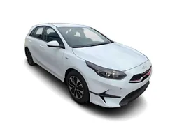 Weiss Neu 2025 Kia Ceed Limousine | 21.849 € (Guter Preis)