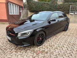Schwarz Gebraucht 2015 Mercedes CLA180 Shooting Brake Kombi | 11.500 €