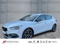 Weiß Gebraucht 2021 Seat Leon FR-Line Limousine | 20.920 € (Fairer Preis)
