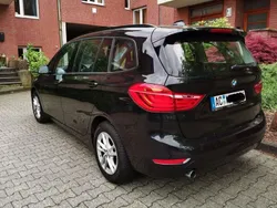 Schwarz Gebraucht 2018 BMW 218 Gran Tourer Advantage Van / Kleinbus | 18.500 € (Fairer Preis)