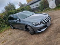 Grau Gebraucht 2017 Mercedes E220 Kombi | 18.899 € (Fairer Preis)