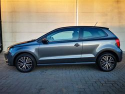 Grau Gebraucht 2016 VW Polo Allstar Limousine | 8.800 € (Fairer Preis)