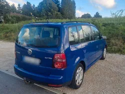 Blau Gebraucht 2008 VW Touran Trendline Van / Kleinbus | 2.250 € (Fairer Preis)