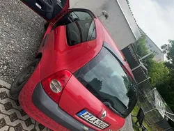 Rot Gebraucht 2005 Renault Clio II Kleinwagen | 2.500 € (Fairer Preis)